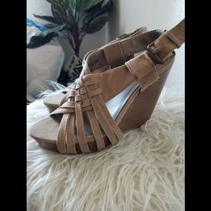 NWOT Wedge heels
